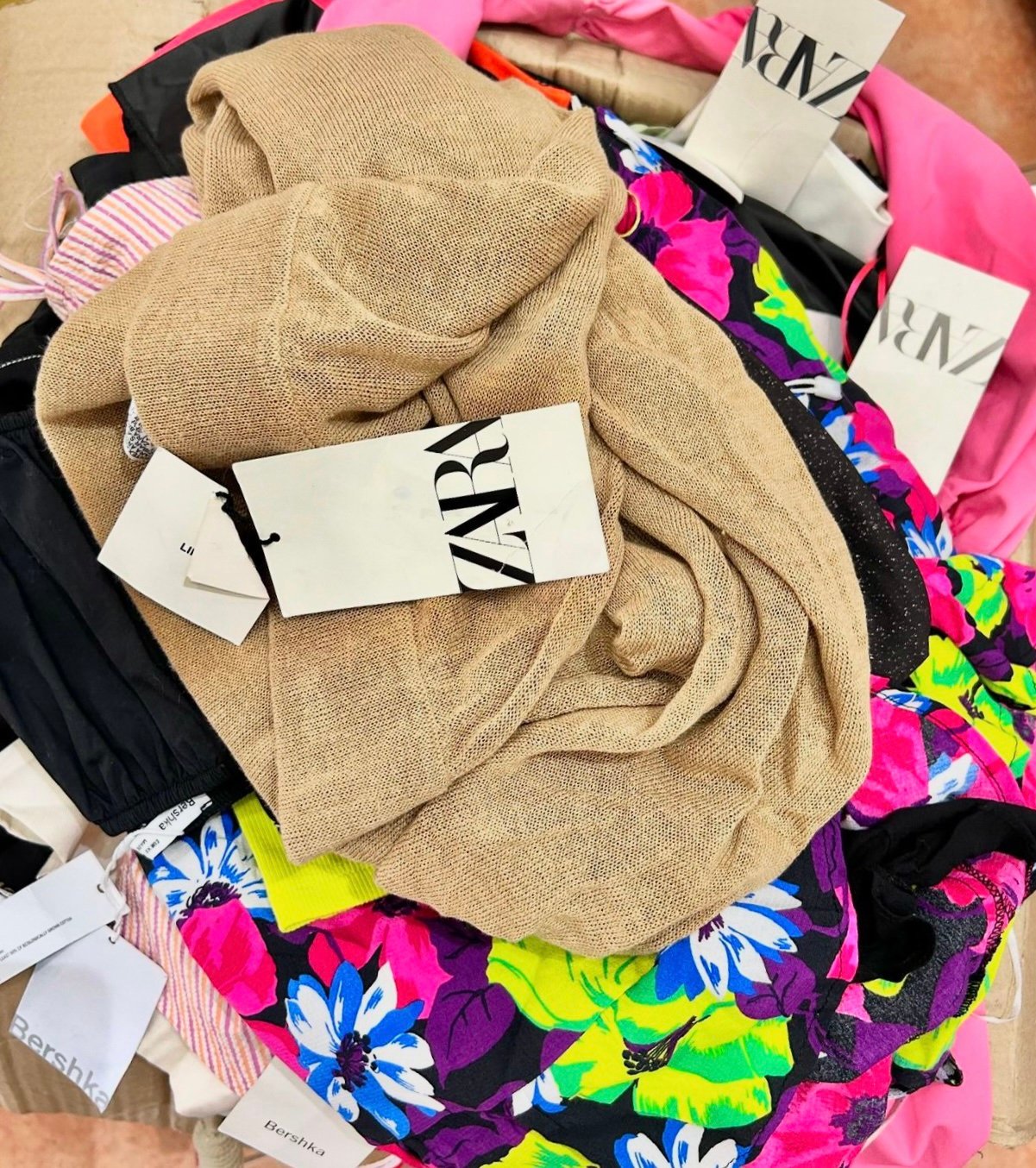 Zara clothing pallets - Image 6